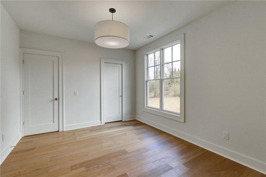 Spacious, unfurnished interior of a new home in , Gainesville (Image 26).