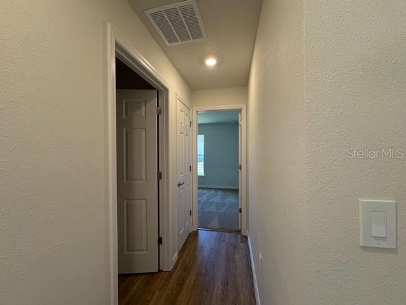 Spacious, unfurnished interior of a new home in , Ocala (Image 13).