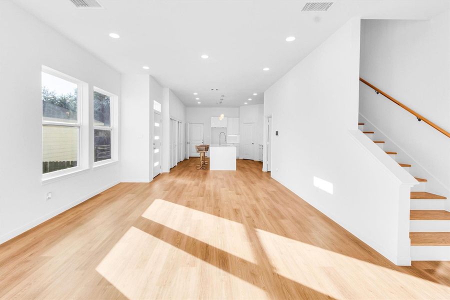 Spacious, unfurnished interior of a new home in , Houston (Image 29).