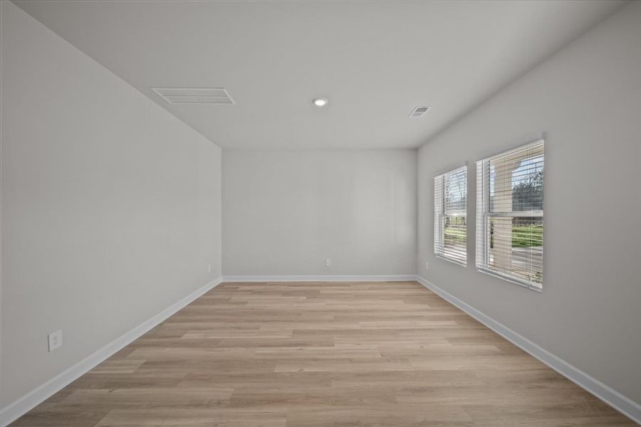 Spacious, unfurnished interior of a new home in Collier Ridge, Moore (Image 11).