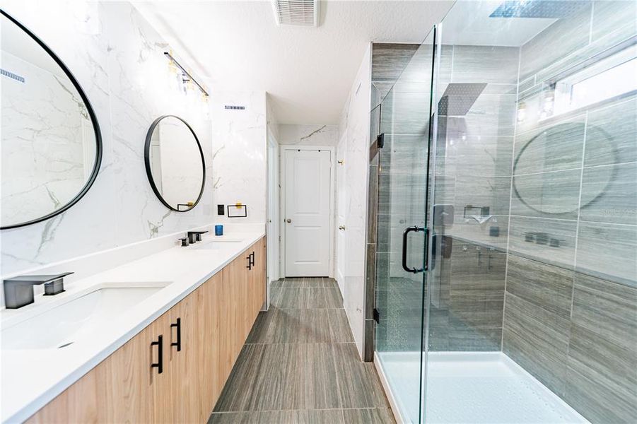 Furnished interior view inside a new home in , Kissimmee (Image 14).