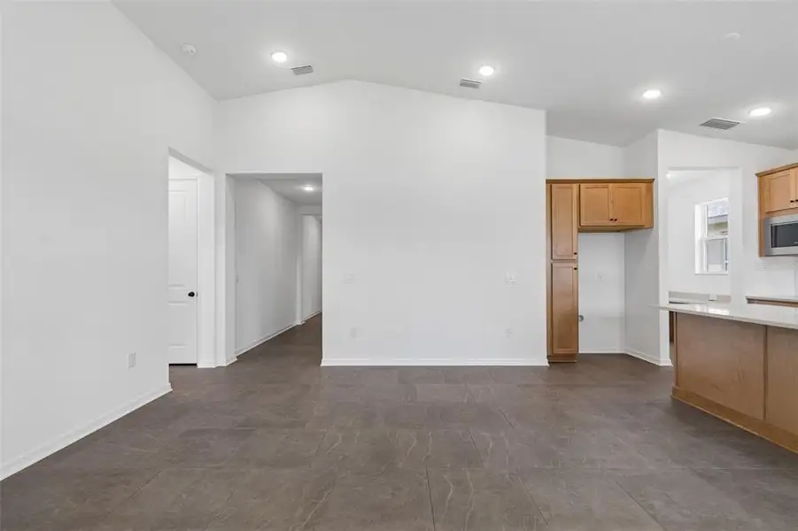 Spacious, unfurnished interior of a new home in Isles at Bayview, Parrish (Image 62). Spacious, unfurnished interior of a new home in Isles at Bayview, Parrish (Image 62).