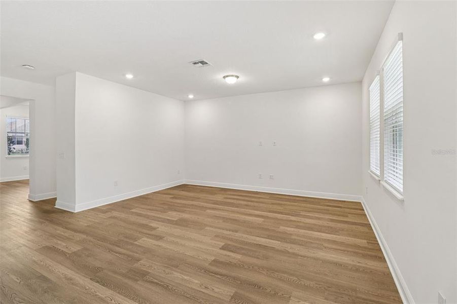 Spacious, unfurnished interior of a new home in Legends Preserve - Signature Series, Daytona Beach (Image 35).