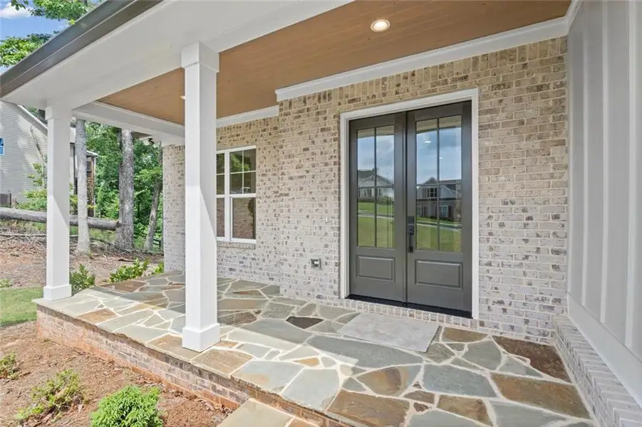 Exterior details and patio area of a home in , Dawsonville (Image 3).