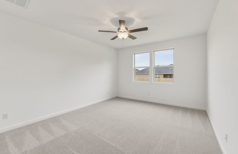 Spacious, unfurnished interior of a new home in County View, Temple (Image 12).