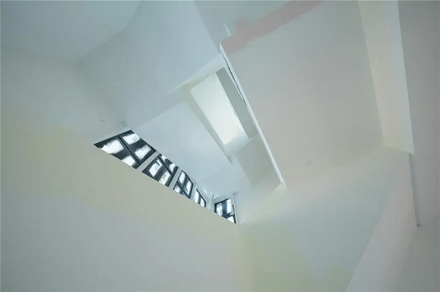 Image 34 of a home in .