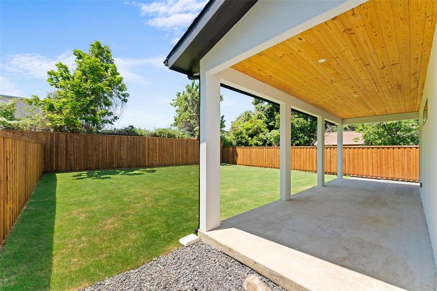 Exterior details and patio area of a home in , Dallas (Image 25).