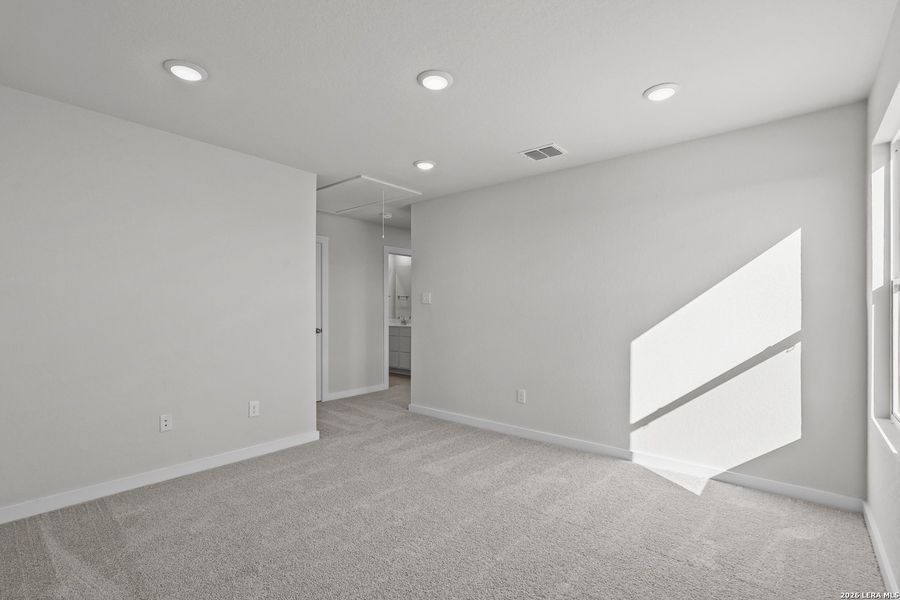 Spacious, unfurnished interior of a new home in Summerlin, San Antonio (Image 30). Spacious, unfurnished interior of a new home in Summerlin, San Antonio (Image 30).