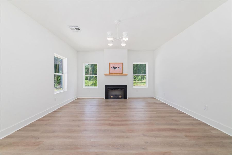 Image 8 of a home in . Image 8 of a home in .