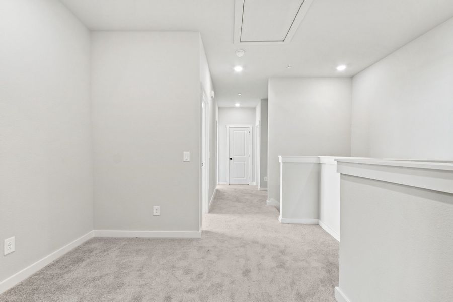Spacious, unfurnished interior of a new home in Ten Mile Creek, Celina (Image 20).