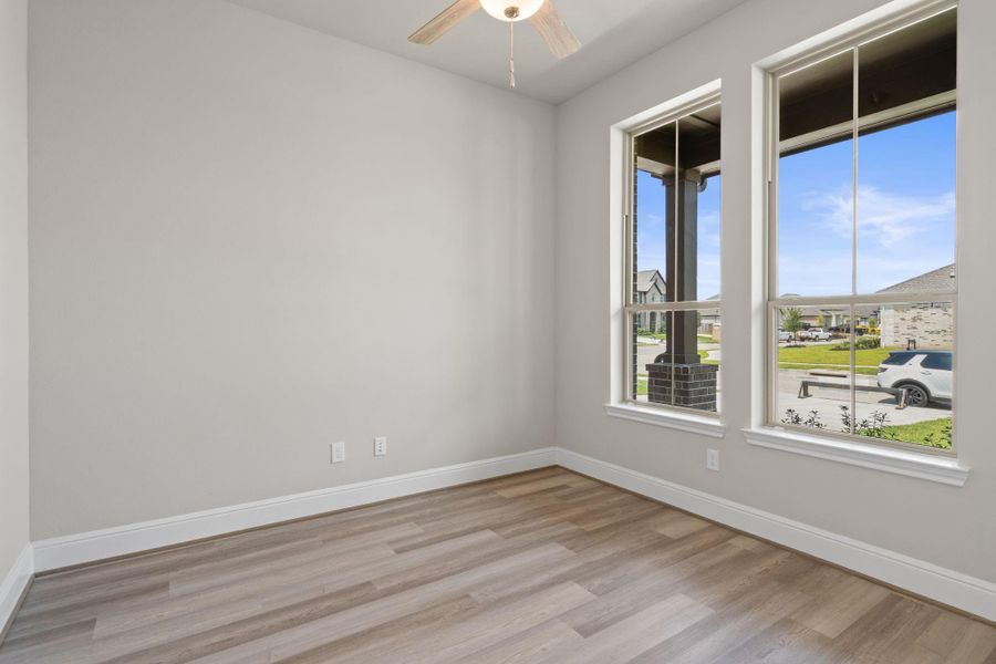 Spacious, unfurnished interior of a new home in Coastal Point, League City (Image 15).