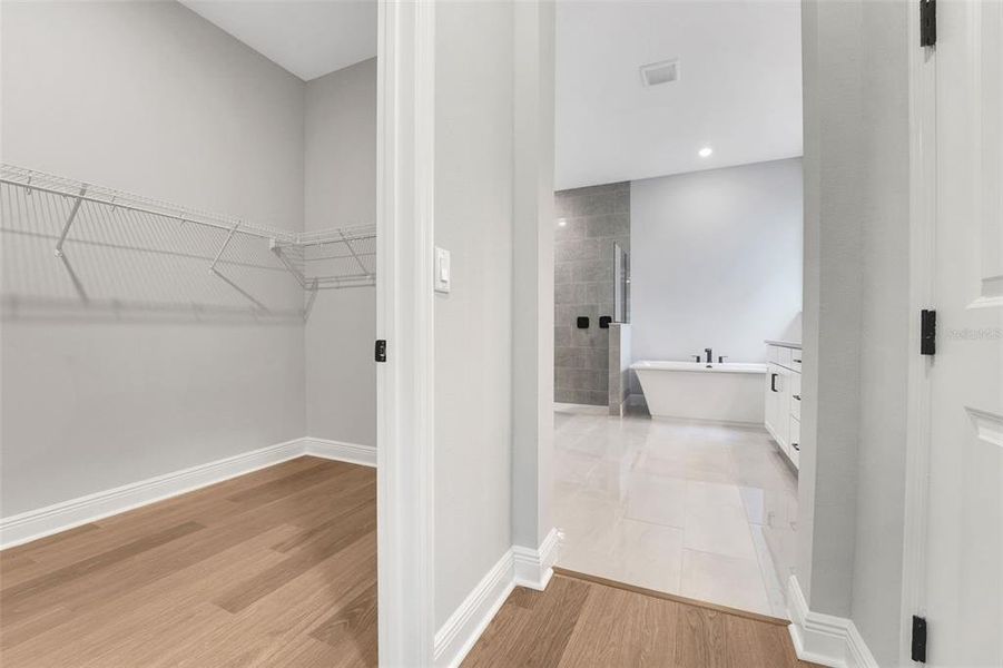 Spacious, unfurnished interior of a new home in Palms at Windermere, Windermere (Image 21).