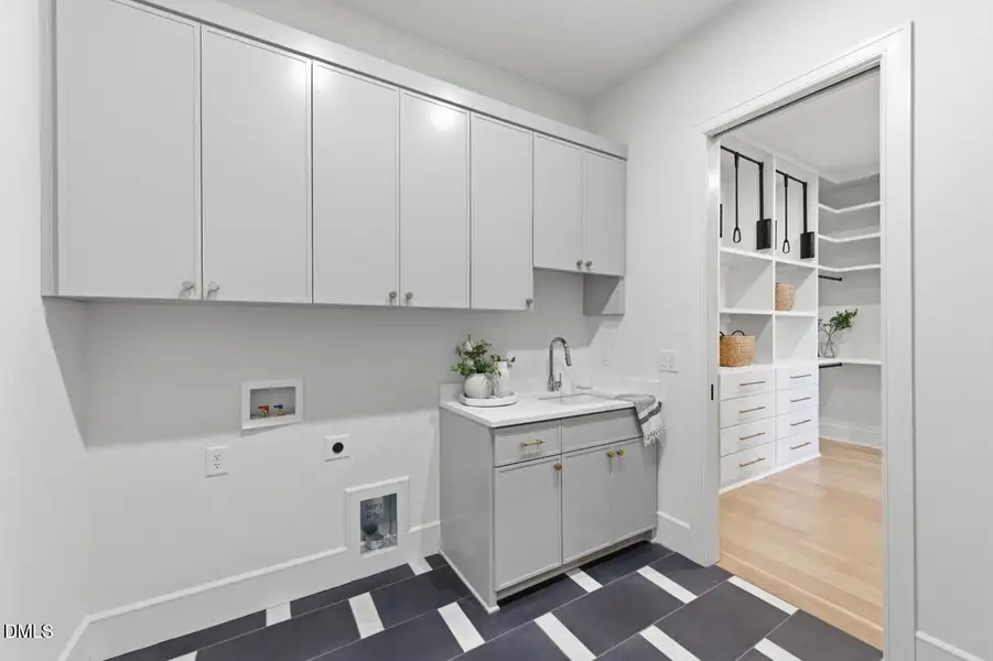 5856 Carriage Gate-45