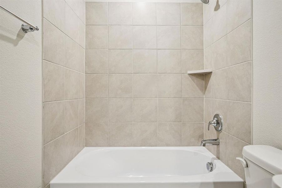 Furnished interior view inside a new home in Westmoor, Sherman (Image 10).