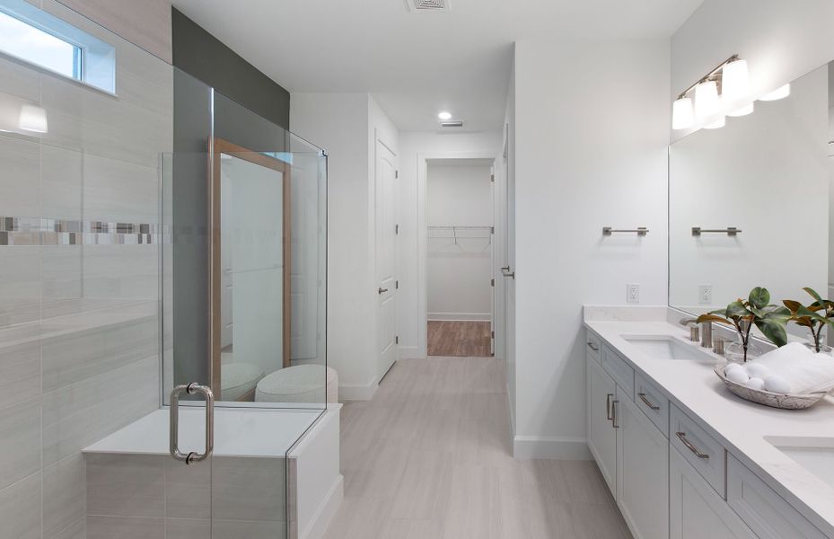 Representative furnished interior of a home built from the Mystique Grande by Del Webb in Del Webb Naples, Ave Maria (Image 10).