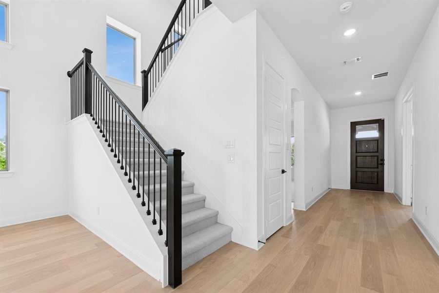 Spacious, unfurnished interior of a new home in , Mansfield (Image 17).