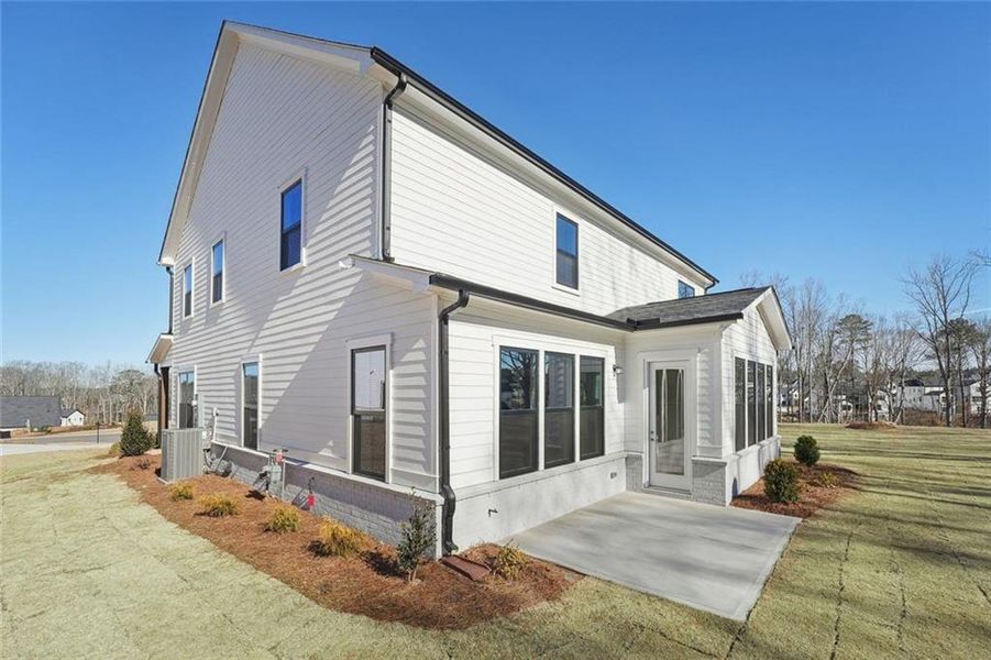 Exterior details and patio area of a home in Sterling Pointe, Cumming (Image 38).