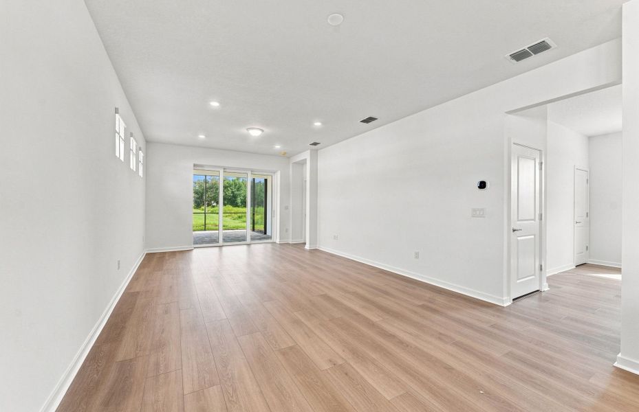 Spacious, unfurnished interior of a new home in Del Webb Sunchase, Parrish (Image 19).