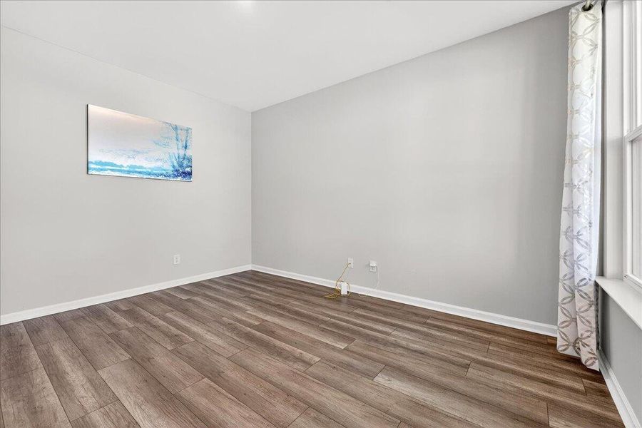 Spacious, unfurnished interior of a new home in , Summerville (Image 19).