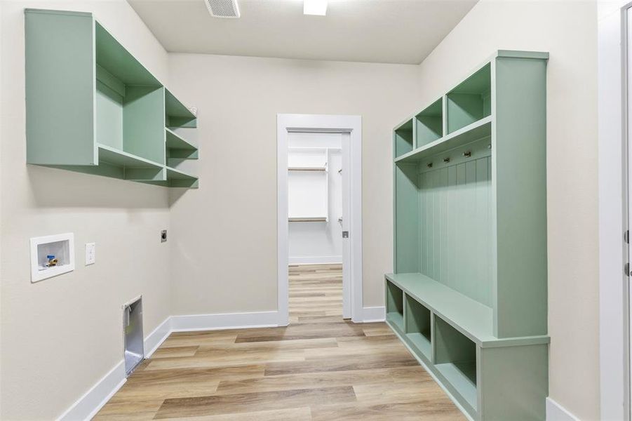 Furnished interior view inside a new home in , Sherman (Image 11).
