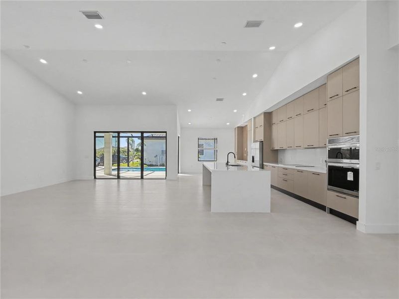 Spacious, unfurnished interior of a new home in , Port Charlotte (Image 21).