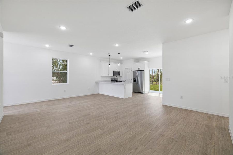 Spacious, unfurnished interior of a new home in , Poinciana (Image 16).