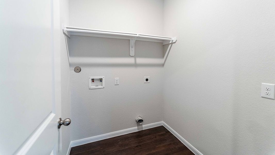 Spacious, unfurnished interior of a new home in The Canopies, Splendora (Image 30).