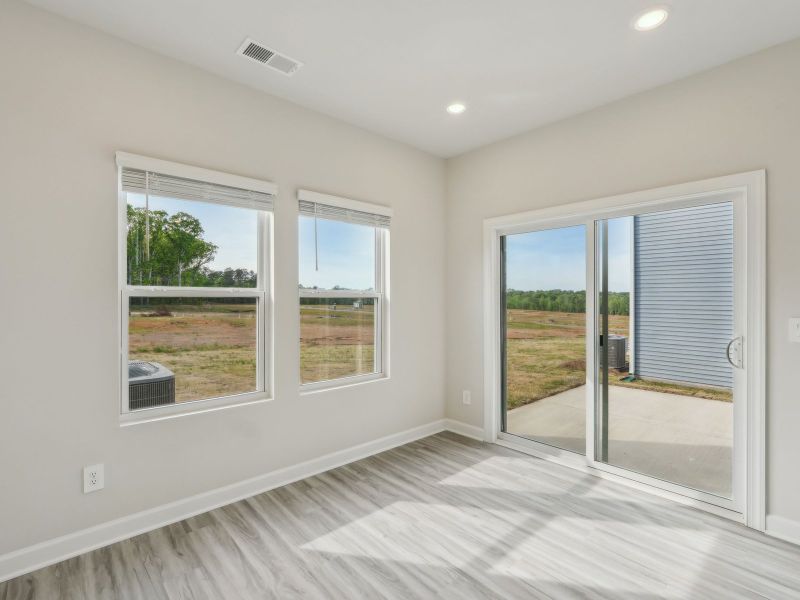 Spacious, unfurnished interior of a new home in Walnut Reserve, Conover (Image 16).