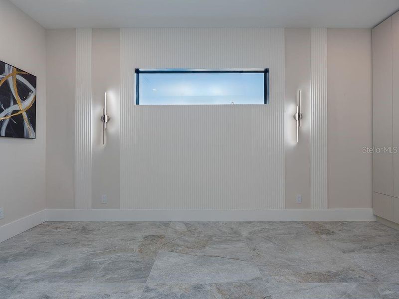 Spacious, unfurnished interior of a new home in , Sarasota (Image 26).