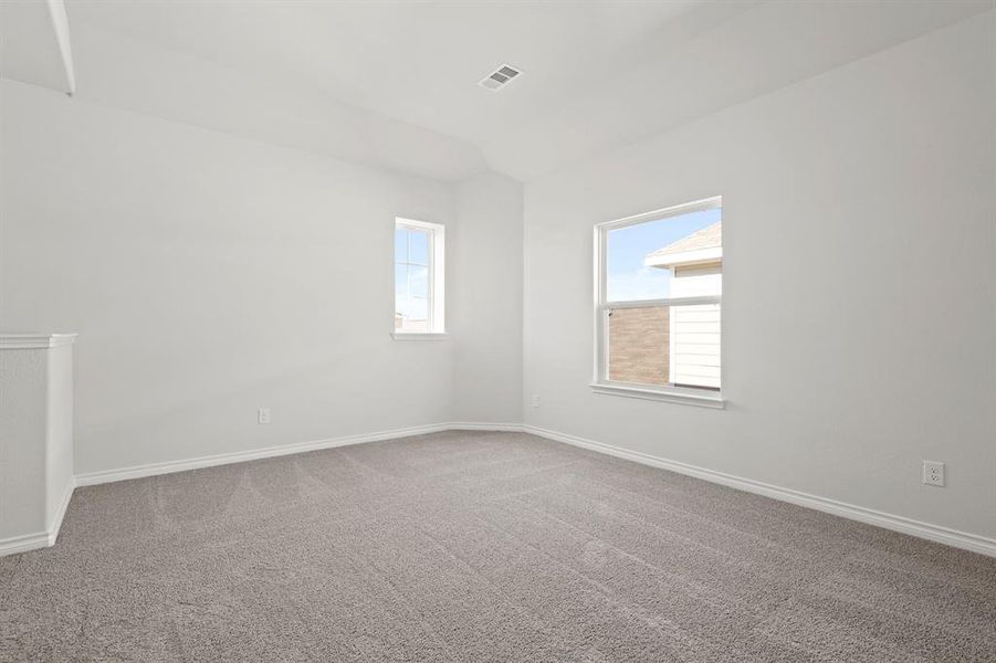 Spacious, unfurnished interior of a new home in Hanna Ranch, Everman (Image 23).