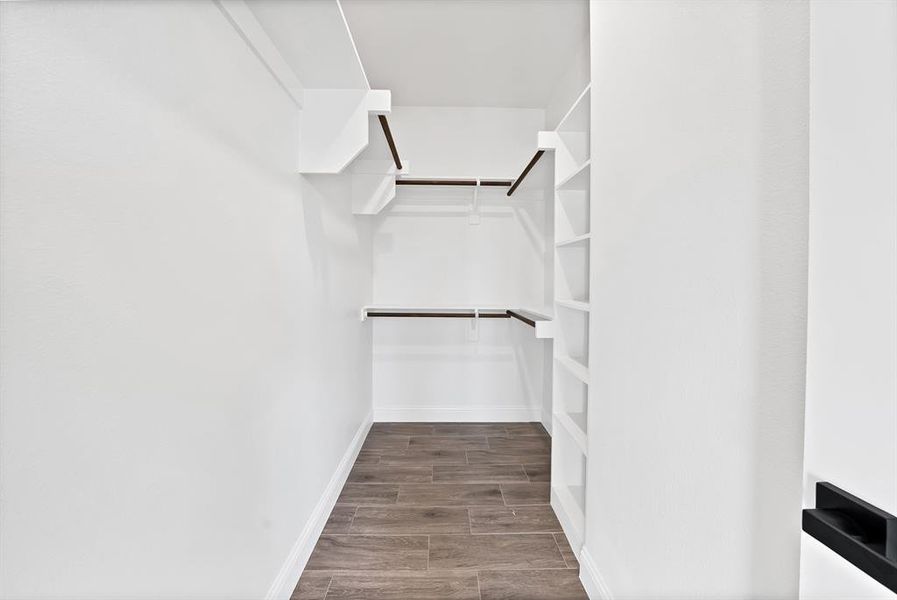 Spacious, unfurnished interior of a new home in , Granbury (Image 19).