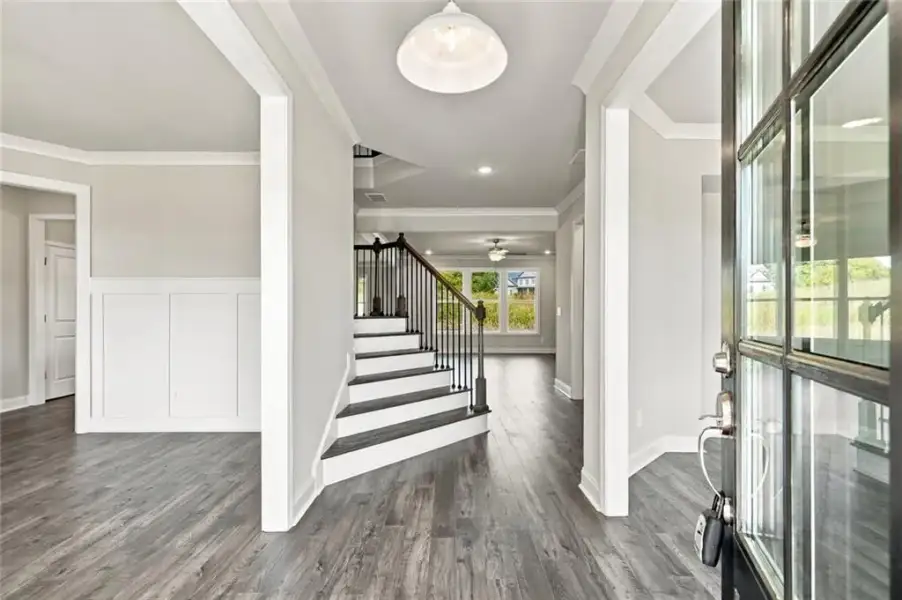 Spacious, unfurnished interior of a new home in , Gainesville (Image 16).
