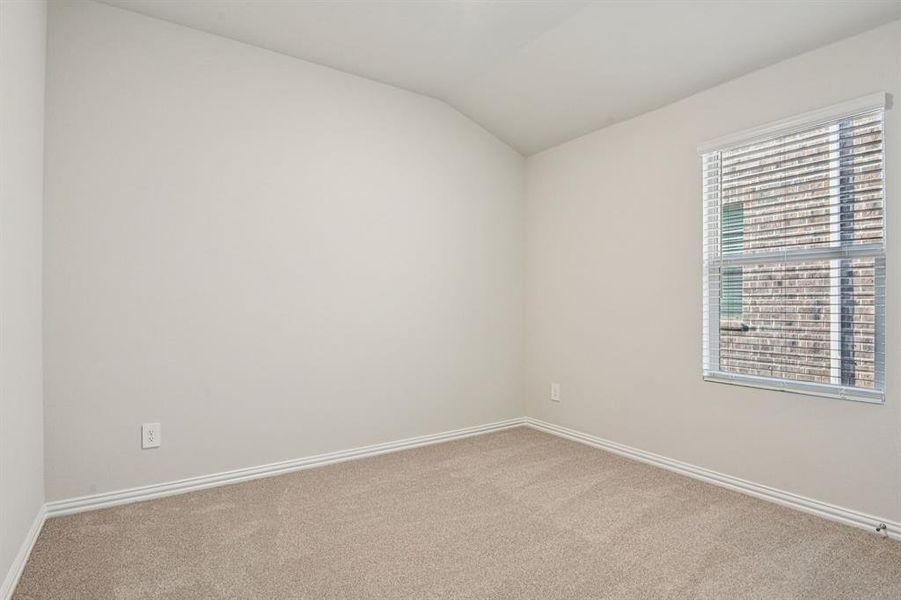 Spacious, unfurnished interior of a new home in Stonehaven, Seagoville (Image 30).
