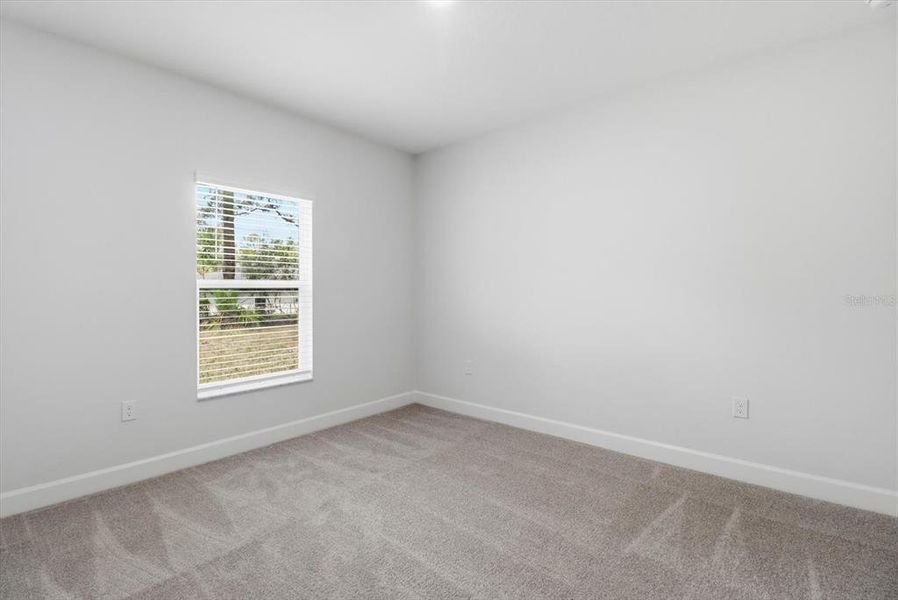Spacious, unfurnished interior of a new home in , Dunnellon (Image 18).