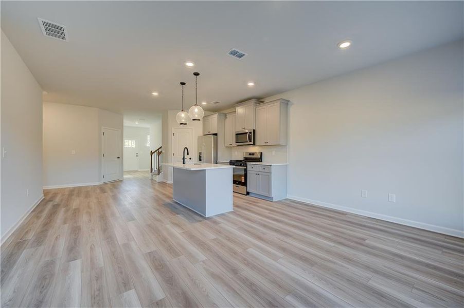 Spacious, unfurnished interior of a new home in Abbotts Crossing, Conyers (Image 11).