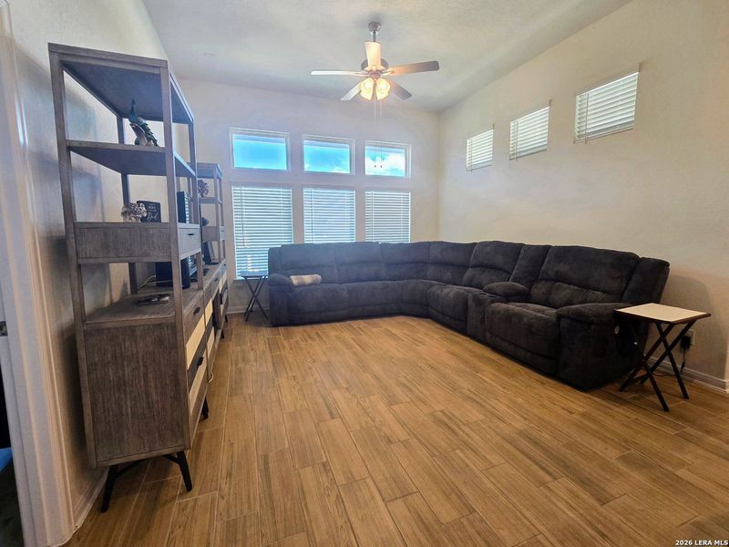 Furnished interior view inside a new home in Homestead, Schertz (Image 16).
