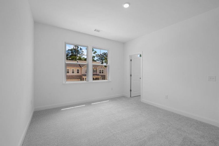 Spacious, unfurnished interior of a new home in Kennison Creek, Cumming (Image 19).