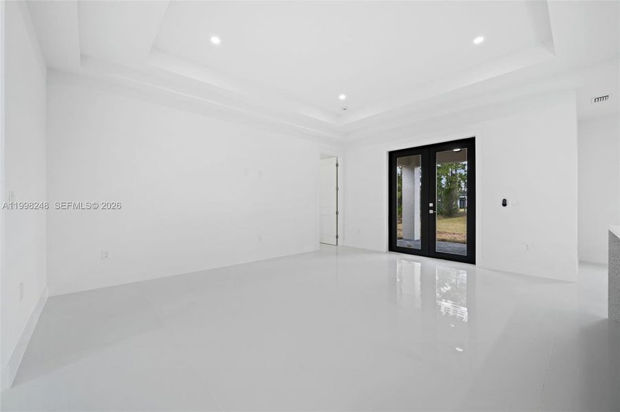 Spacious, unfurnished interior of a new home in , Lehigh Acres (Image 26).