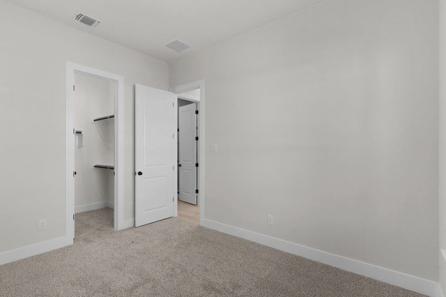 Spacious, unfurnished interior of a new home in Berry Creek Highlands, Georgetown (Image 12).