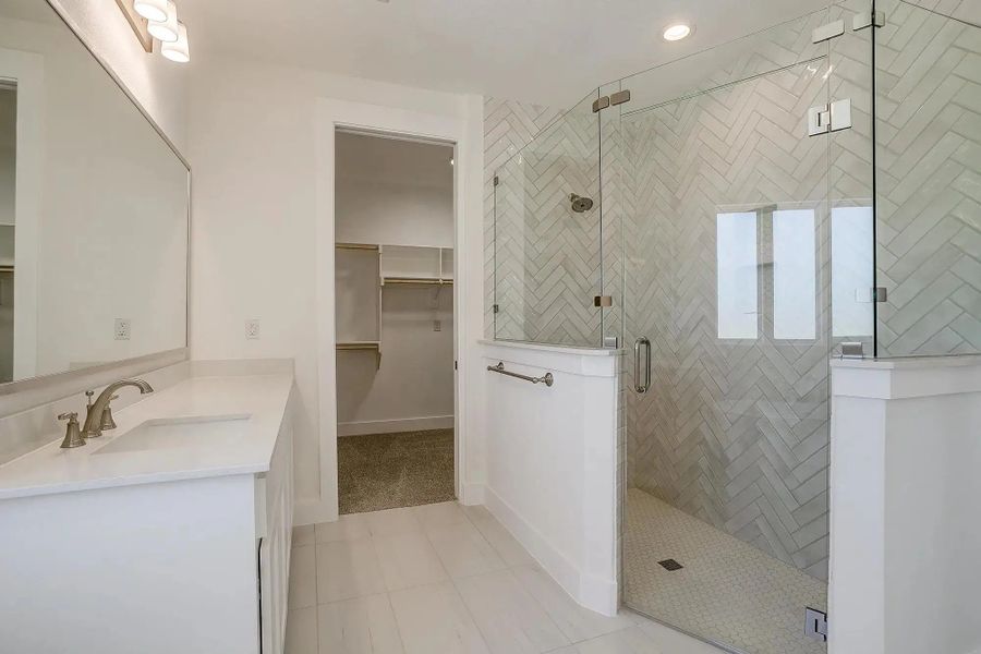 Representative furnished interior of a home built from the The Nathan by Elmwood Custom Homes in Ranch at Stone Hill, Waxahachie (Image 25).