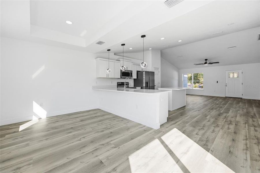 Spacious, unfurnished interior of a new home in , Dunnellon (Image 30).