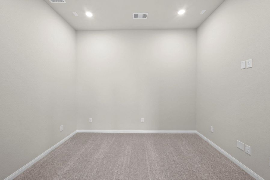 Spacious, unfurnished interior of a new home in Jubilee, Hockley (Image 31).