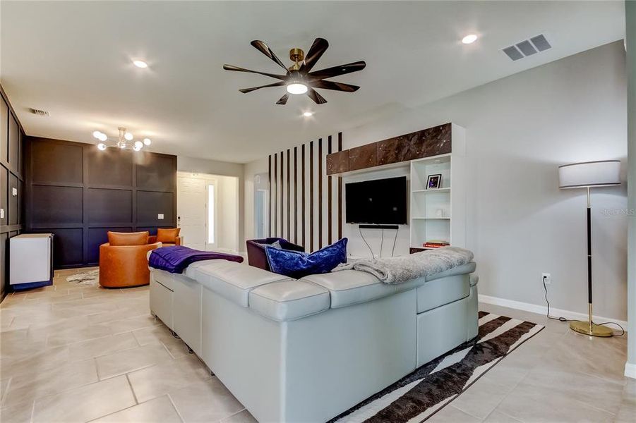 Furnished interior view inside a new home in , Wesley Chapel (Image 14).