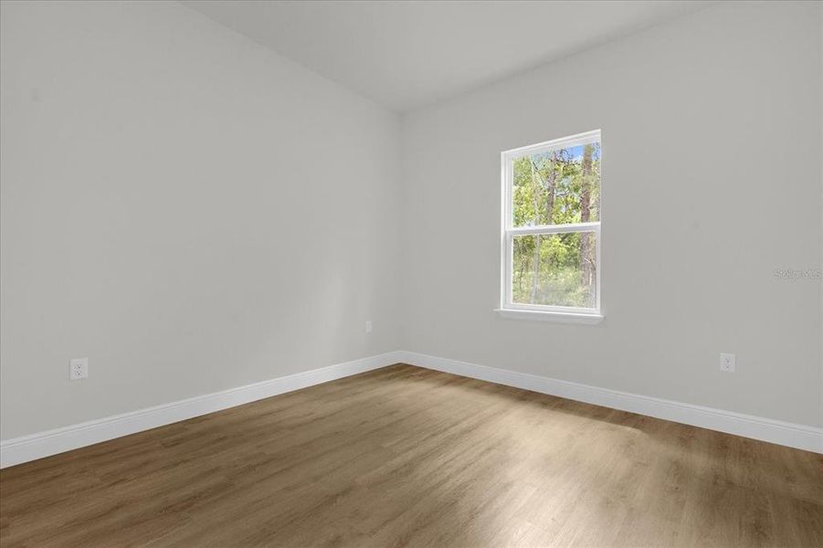 Spacious, unfurnished interior of a new home in , Homosassa (Image 19).