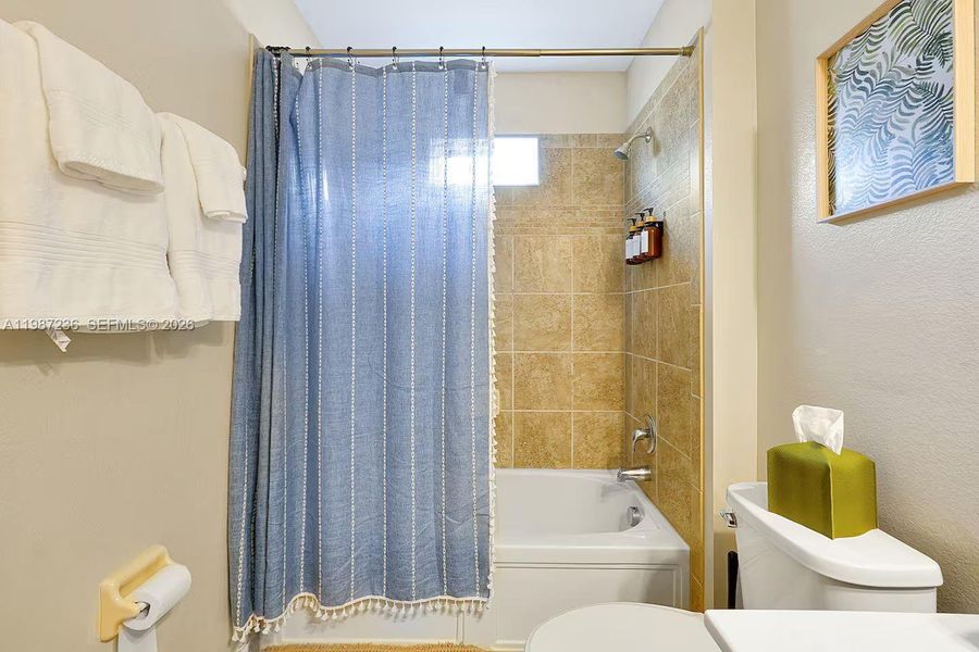 Furnished interior view inside a new home in , Kissimmee (Image 24).