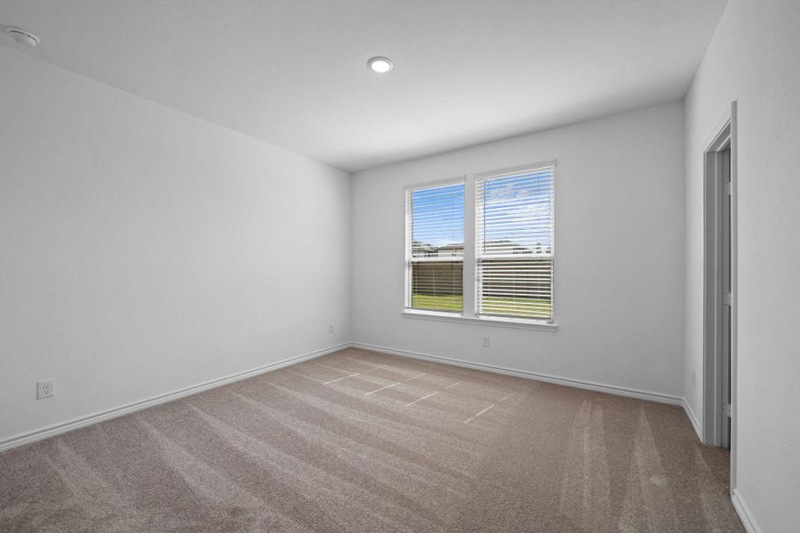 Spacious, unfurnished interior of a new home in River Ranch, Dayton (Image 9).