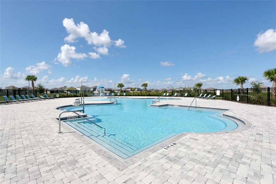 Community amenities in Lake Deer Estates, Poinciana (Image 21).