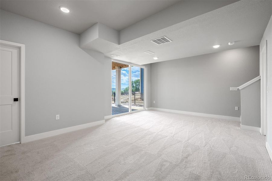 Spacious, unfurnished interior of a new home in Trailside at Cottonwood Creek, Colorado Springs (Image 23).