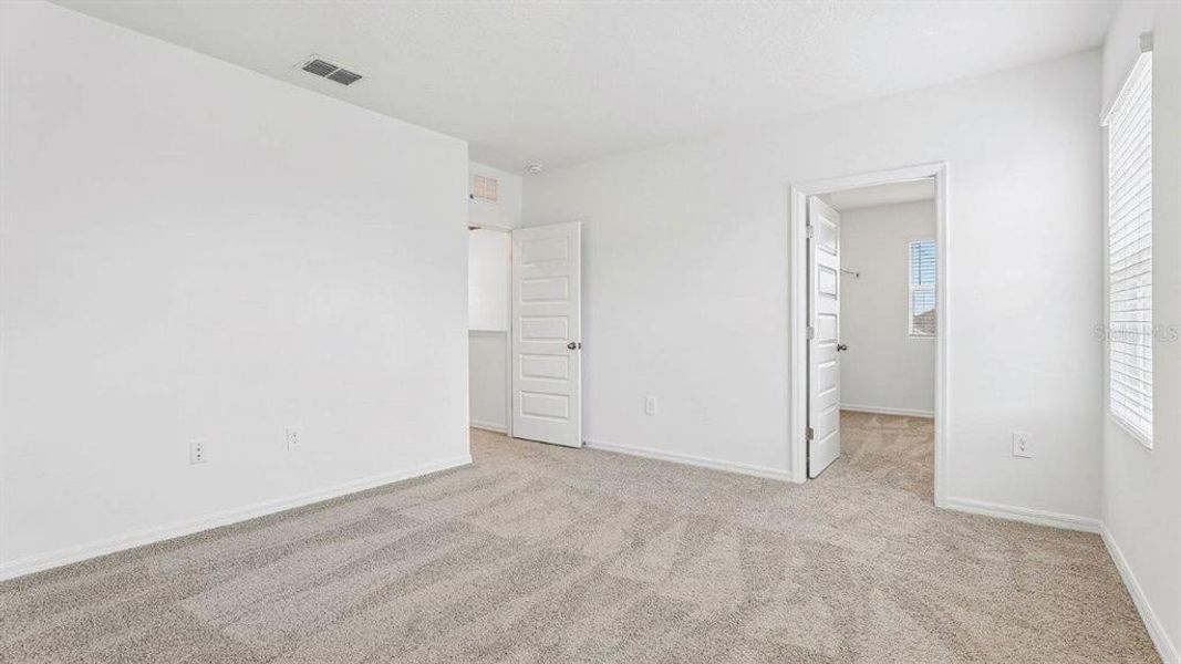 Spacious, unfurnished interior of a new home in , Winter Haven (Image 22).