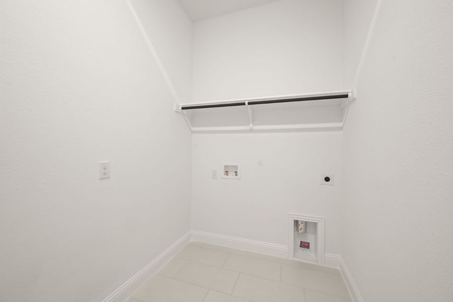 Representative unfurnished interior of a home built from the Durango by Windsor Homes in Walton Ridge, Corinth (Image 23). Representative unfurnished interior of a home built from the Durango by Windsor Homes in Walton Ridge, Corinth (Image 23).